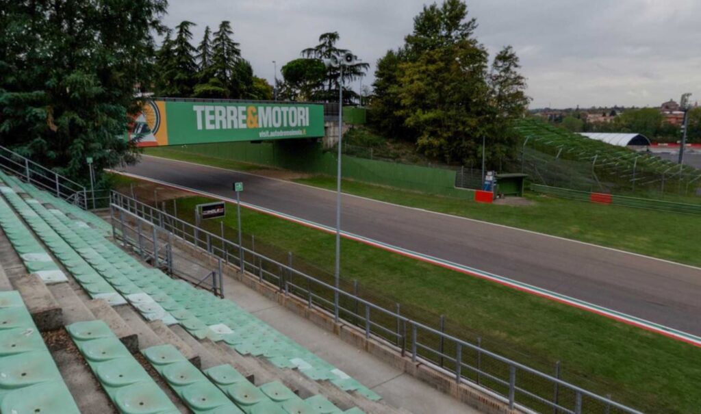 View from Rivazza 2 grandstands showing the limited sight lines as drivers enter turn 17.